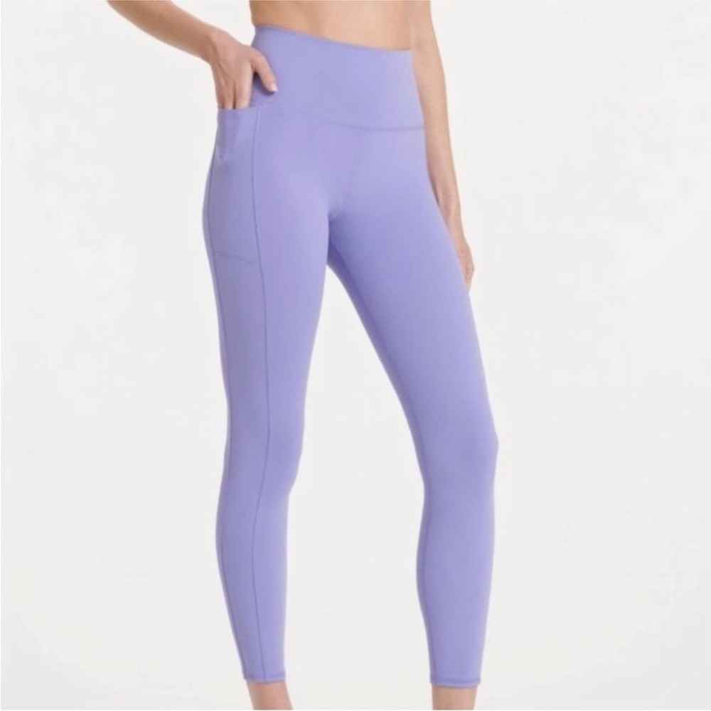 NWT! ✨Vuori Studio Pocket Legging✨. Size Small. Color Ultra Violet.